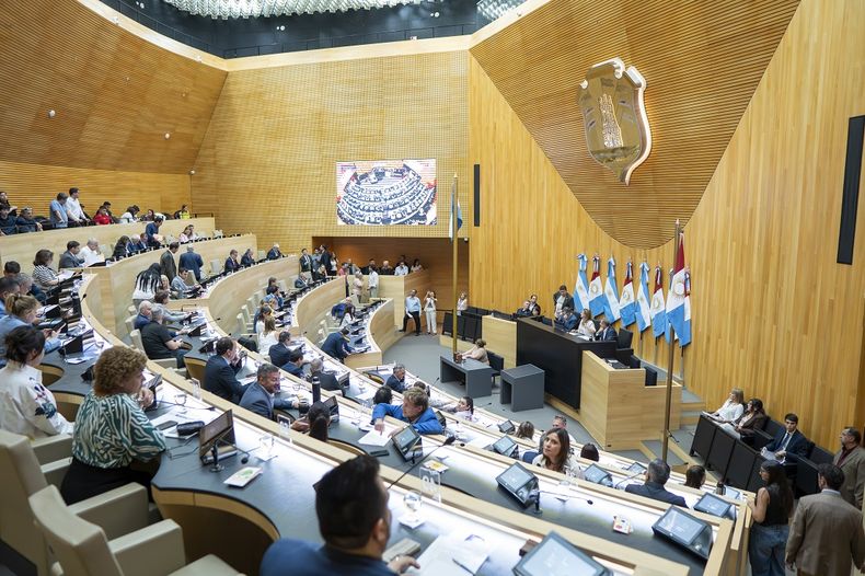 Córdoba: la Legislatura designó a siete fiscales propuestos por Martín Llaryora
