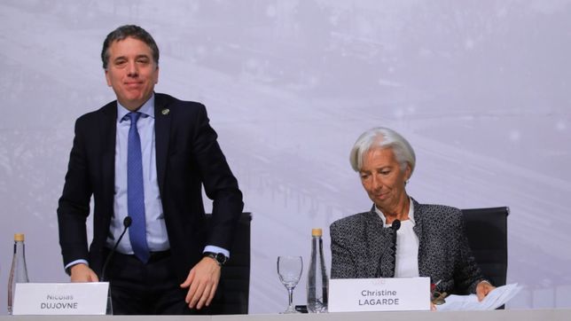 dame todo el poder: dujovne, ¿super ministro de macri o virrey de lagarde?