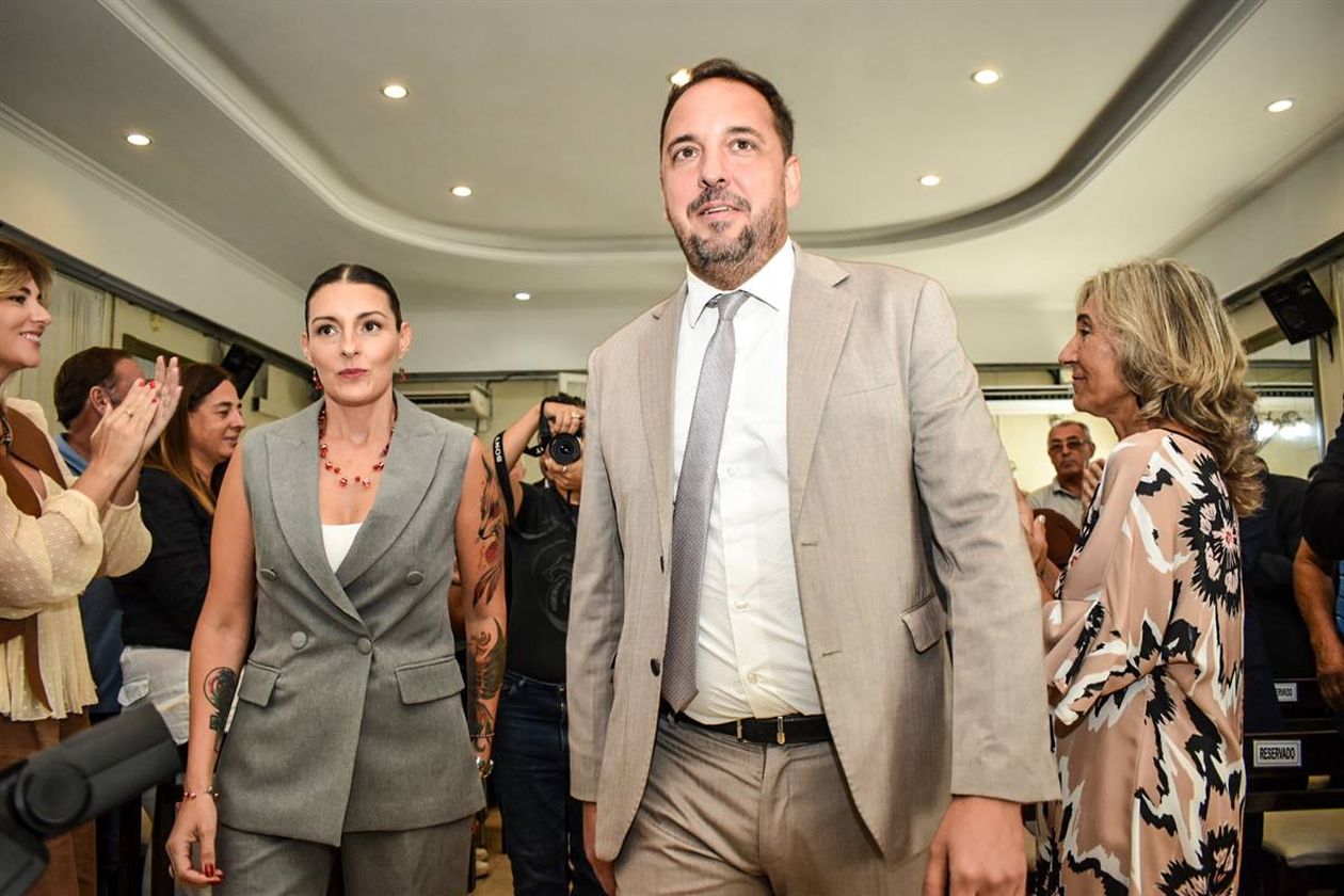 El intendente de la capital de La Pampa, Luciano di Nápoli pone la gestión en primer plano. Su vice se pone la camiseta sindical. FOTO: www.radiokermes.com