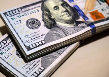 Nubarrones en la primavera de Massa: el blue pegó un salto y cerró a $291