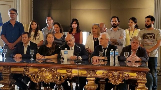 unidad del pj porteno y los k por cristina: una foto circunstancial