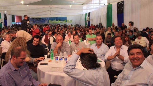 weretilneck reune a su partido y define el escenario electoral