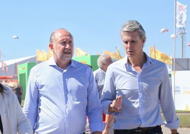 El gobernador Omar Perotti junto a Alejandro Grandinetti