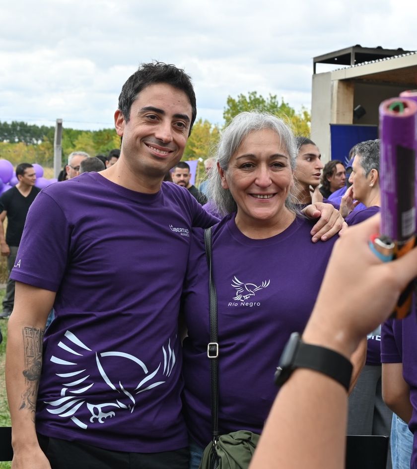 Enzo Fullone, senador de LLA por Río Negro, avanza en la afiliación partidaria de cara a 2027.