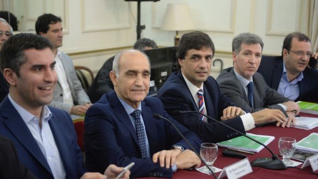 lacunza en la legislatura: tres horas de respuestas que no convencieron