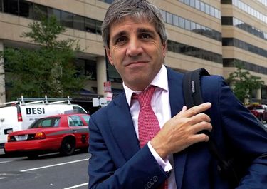 Toto Caputo, el dólar y la bicicleta