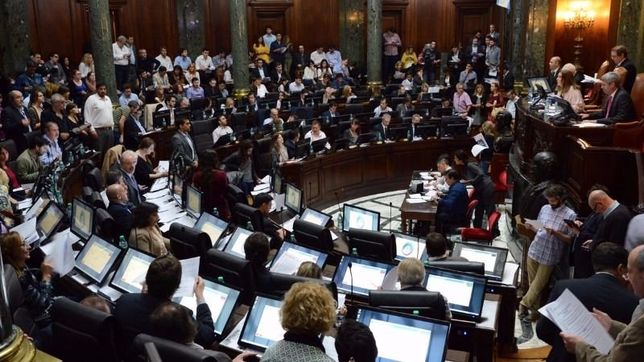 la legislatura portena le aprobo a larreta la adhesion al blanqueo de macri