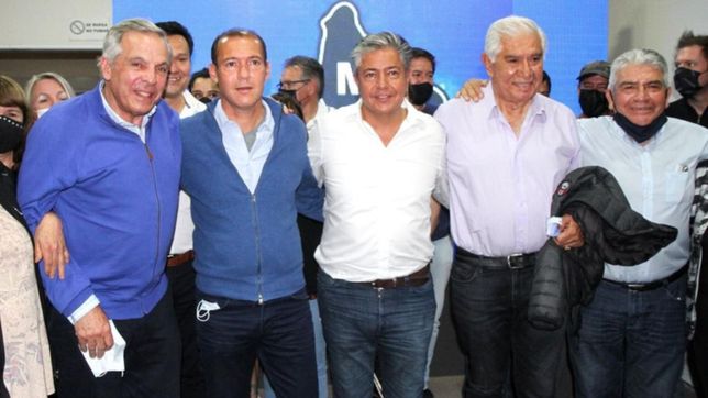 Figueroa, gobernador electo de Neuquén, con el MPN en pleno.