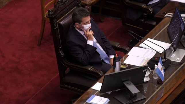 la oposicion cargo contra massa y valdes por la vacunacion vip