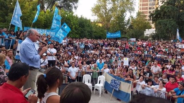 vamos a volver: el canto de sabbatella y parrilli en neuquen
