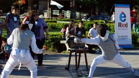 Un sábado a pura esgrima en Plaza Moreno