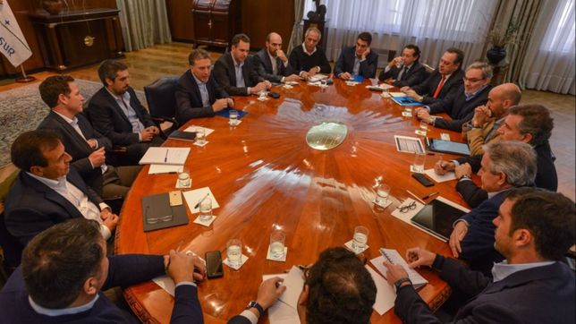 ultimatum para el ajuste: dujovne pidio acciones directas a los ministros