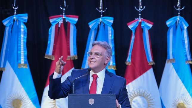 En la apertura de sesiones, Martín Llaryora criticó el modelo de gobierno de Javier Milei.