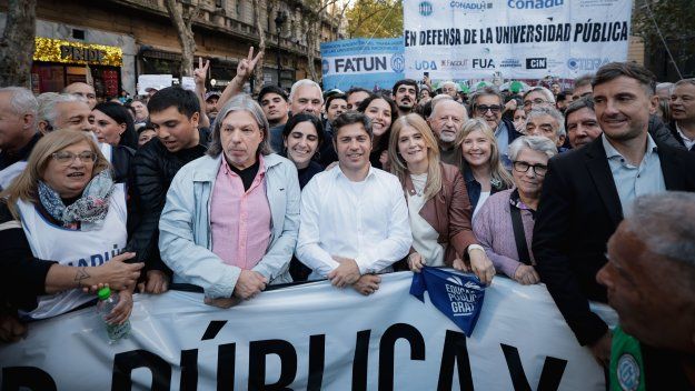 La política se subió a pleno a la marcha de las universidades.&nbsp;