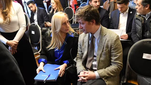 Karina Milei usará el acto del sábado en Suipacha para pausar la guerra con Santiago Caputo