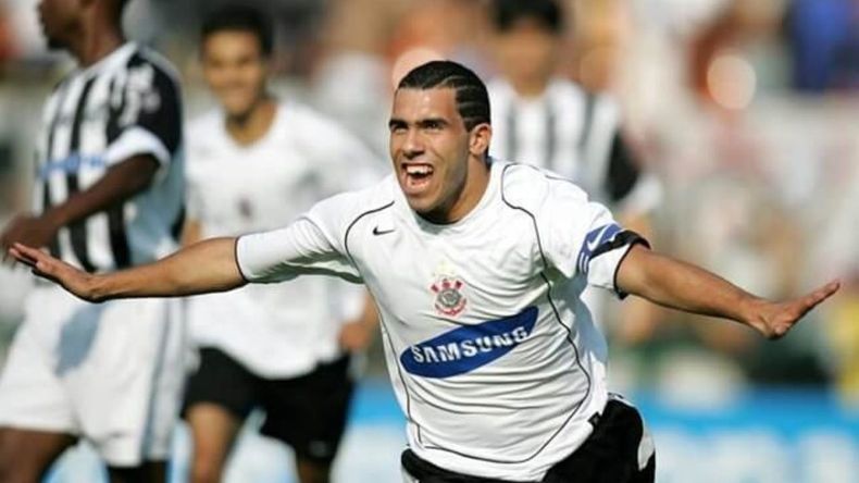 En 2005, la transferencia de Carlos Tevez de Boca al Corinthians fue un escándalo