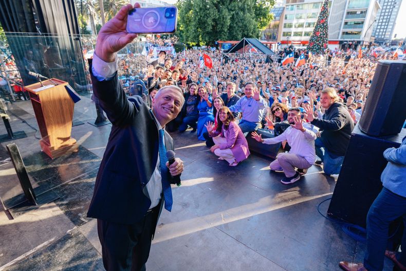 José Antonio Kast, favorito para el ballotage de este domingo en Chile.