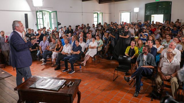 el papa pauso la interna del fdt: fernandez, la campora y una foto en lujan