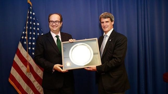 al igual que cavallo en el ?92, prat-gay es el ?ministro de finanzas del ano?