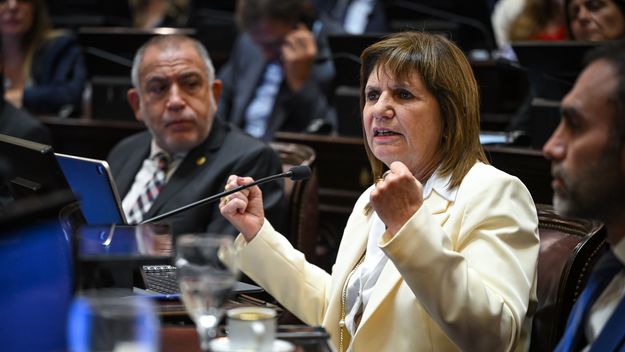 Patricia Bullrich escala la interna con Javier y Karina Milei en el gobierno libertario sin cabeza.&nbsp;