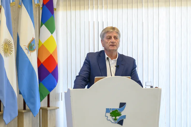 El gobernador de La Pampa, Sergio Ziliotto, durante la presentaci&oacute;n del proyecto de presupuesto 2025: equilibrio fiscal y deuda cero.