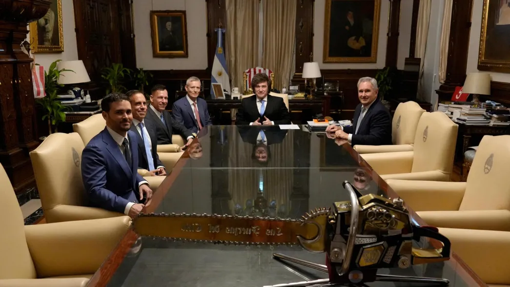Javier Milei, en una reunión con el magnate tecnológico Peter Thiel.&nbsp;