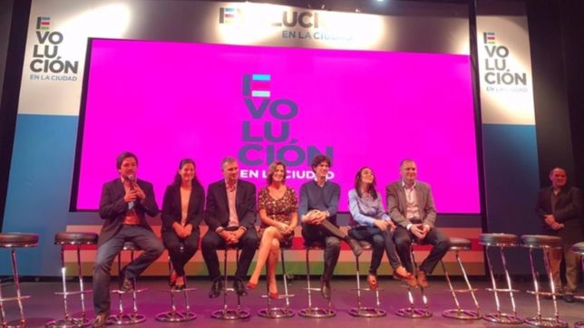 arranco lousteau: volvio a desafiar a carrio con un debate mano a mano arranco lousteau: volvio a desafiar a carrio con un debate mano a mano