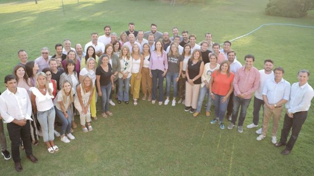 vidal vuelve por su corona: encabeza cumbre pro y disena estrategia opositora