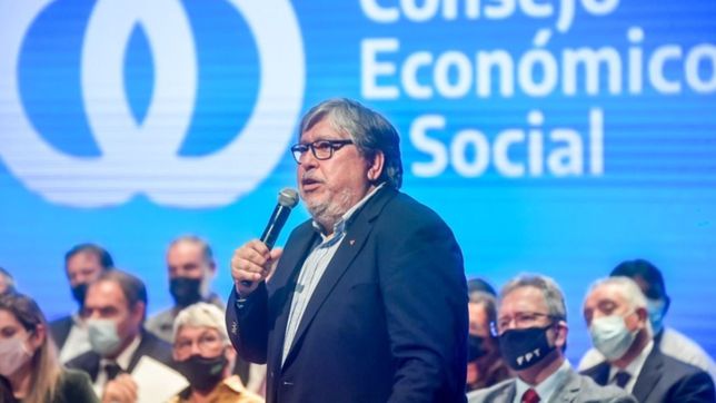 navarro desoye el pedido presidencial y sale al cruce de las criticas k