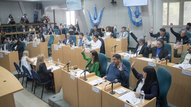 Santa Cruz: es ley la Emergencia Hidrocarburífera y Claudio Vidal ensaya un atajo para salir de la crisis