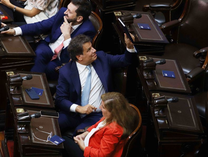 Facundo Manes le responde a Santiago Caputo