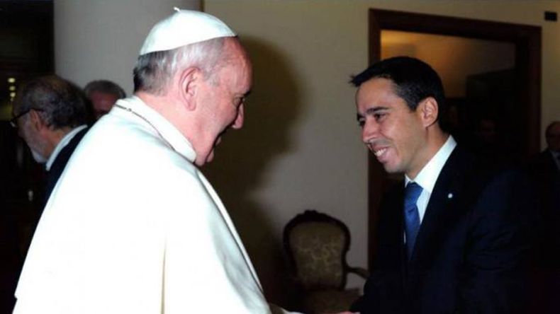 Alfredo Abriani con el papa Francisco en tiempos de Mauricio Macri presidente.