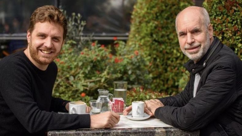 El vicepresidente primero de la Legislatura junto al jefe de Gobierno.