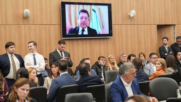 Marcelo Orrego, el gobernador de San Juan, durante el plenario de Glaciares, en el que La Libertad Avanza se impuso.&nbsp;&nbsp;