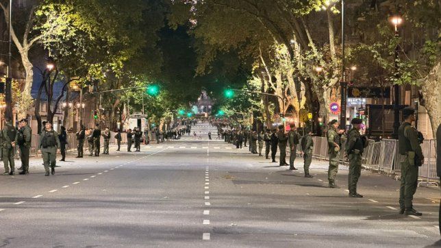 Javier Milei se traslada al Congreso.