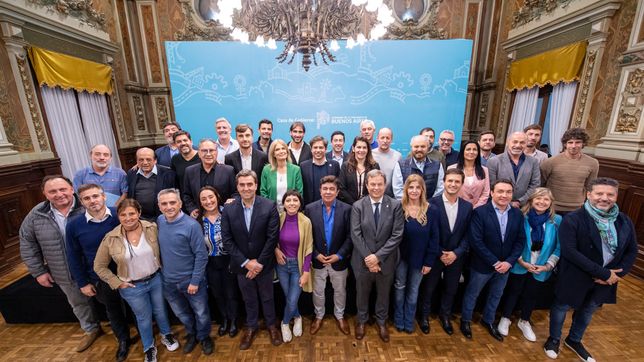 kicillof tuvo su foto potente con intendentes, pero no hubo clamor por lista unica