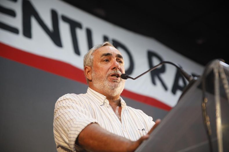 Miguel Fernández habla a la militancia en Mar del Plata. Miguel Fernández habla a la militancia en Mar del Plata.