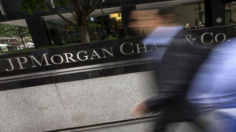 Toto Caputo aprovecha la visita del ceo del JP Morgan para sumar apoyo y cerrar el préstamo para pagar la deuda.&nbsp; &nbsp;&nbsp; &nbsp;