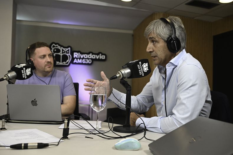Toto Caputo con Jonatan Viale.