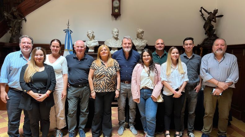 La foto del encuentro de la CAP Rosario del PRO donde se mostraron Miguel Tessandori y Anita Martinez.