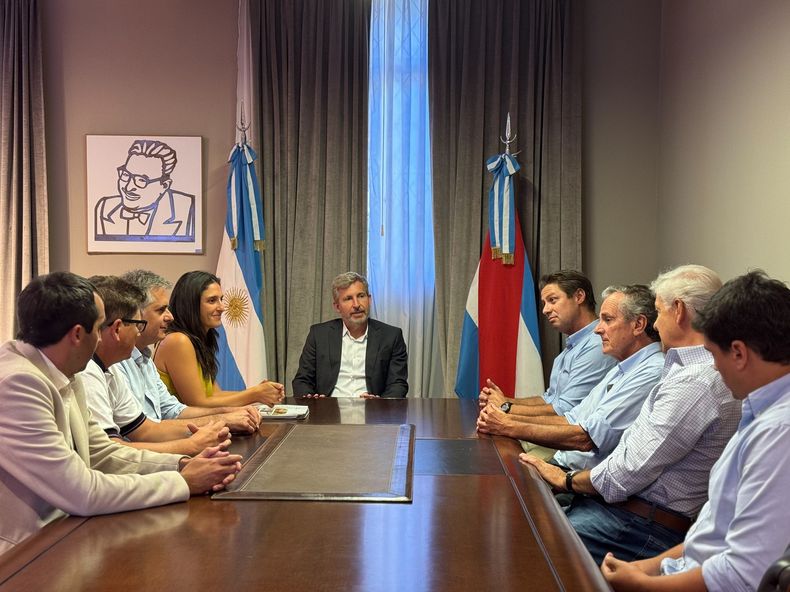 El gobernador de Entre Ríos Rogelio Frigerio recibió este año a productores de nuez pecán.