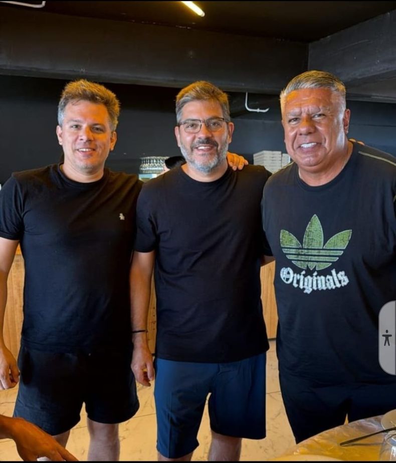Chiqui Tapia con Carlos Bianco y Pérez Teruel en el Balneario 12.