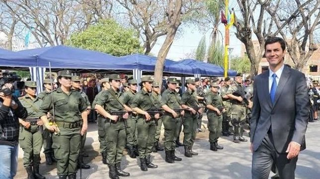 urtubey apoya a scioli pero dice que el estilo de su campana ?es absurdo?