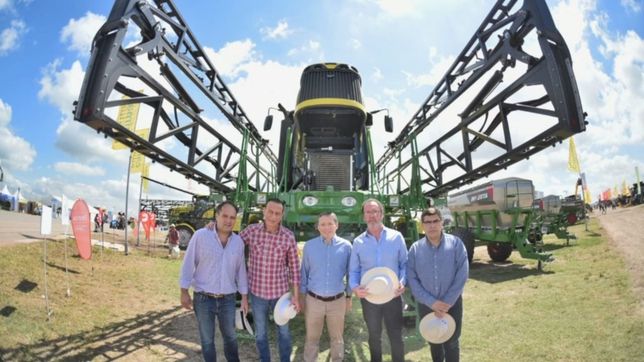 de visitante, el pj bonaerense explora lazos con el campo