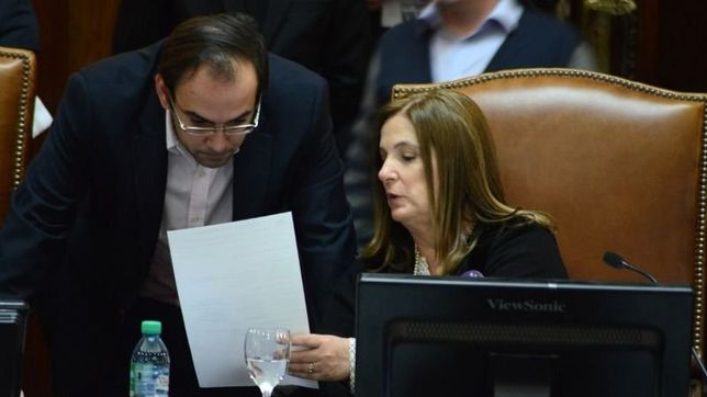 polledo: ?la legislatura portena cerro un ano ejemplar?