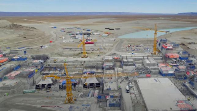 La UTE Represas Patagonia despidió 1800 operarios.