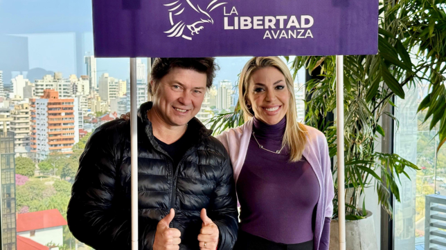 Lisandro Almirón y Virginia Gallardo, las caras de las dos campañas en Corrientes. 