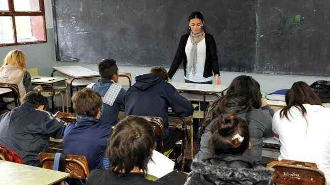 La deuda silenciosa de la escuela: por qué las juventudes no conocen el funcionamiento del Estado que las gobierna.