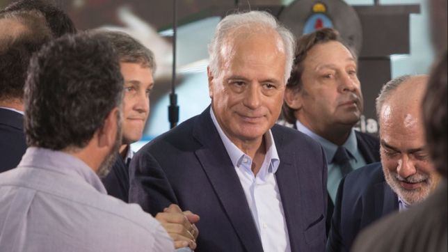 nosiglia vs. angelici: duelo de pesos pesados en el ring de la ucr portena