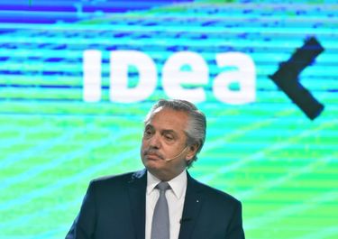 Fernández tiende la mesa pero el Círculo Rojo desconfía del menú